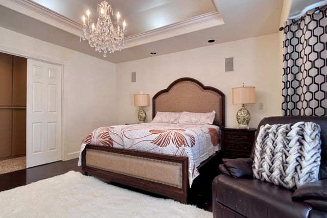 466 E Hillcrest Avenue, Fresno, CA 93720