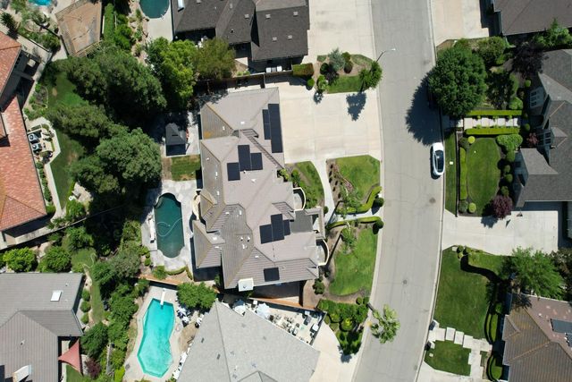 466 E Hillcrest Avenue, Fresno, CA 93720