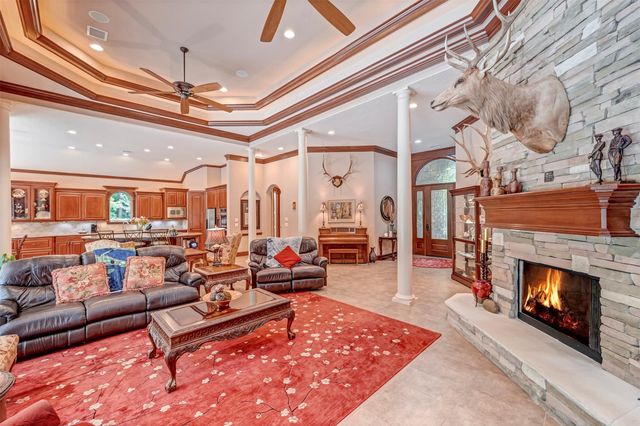 3 Quinns Cabin Court, Conroe, TX 77304