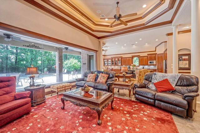 3 Quinns Cabin Court, Conroe, TX 77304