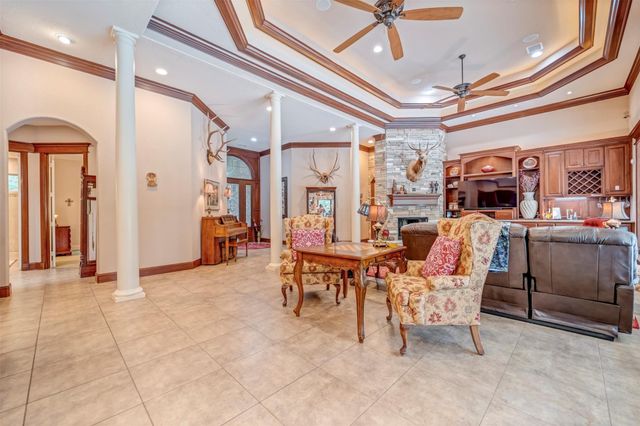 3 Quinns Cabin Court, Conroe, TX 77304