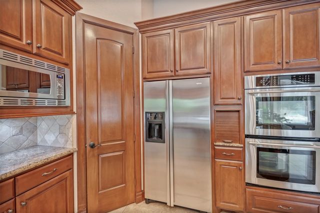 3 Quinns Cabin Court, Conroe, TX 77304