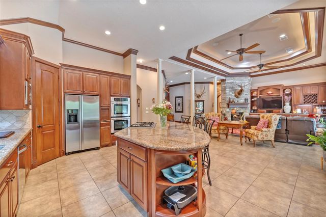 3 Quinns Cabin Court, Conroe, TX 77304