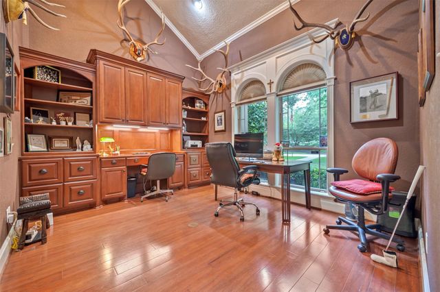 3 Quinns Cabin Court, Conroe, TX 77304