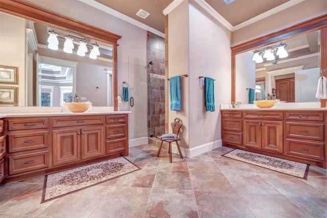 3 Quinns Cabin Court, Conroe, TX 77304