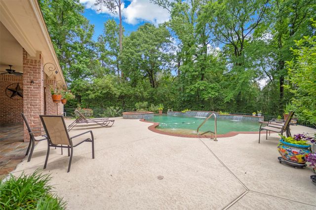 3 Quinns Cabin Court, Conroe, TX 77304