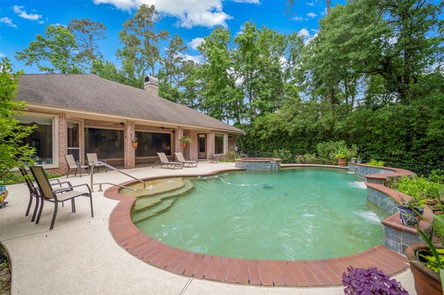 3 Quinns Cabin Court, Conroe, TX 77304