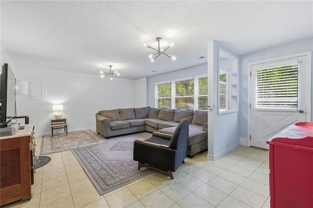 19211 S Beattie Road, Pleasant Hill, MO 64080