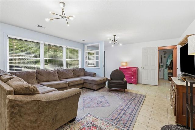 19211 S Beattie Road, Pleasant Hill, MO 64080