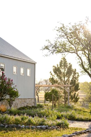 1213 Kott Rd RD, Fredericksburg, TX 78624