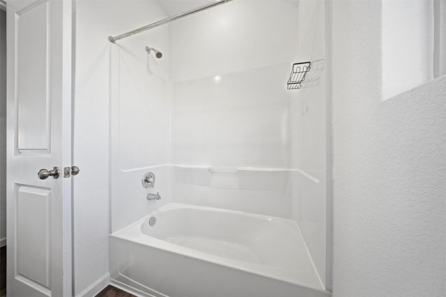 9527 Twilight Briar Lane, Baytown, TX 77521