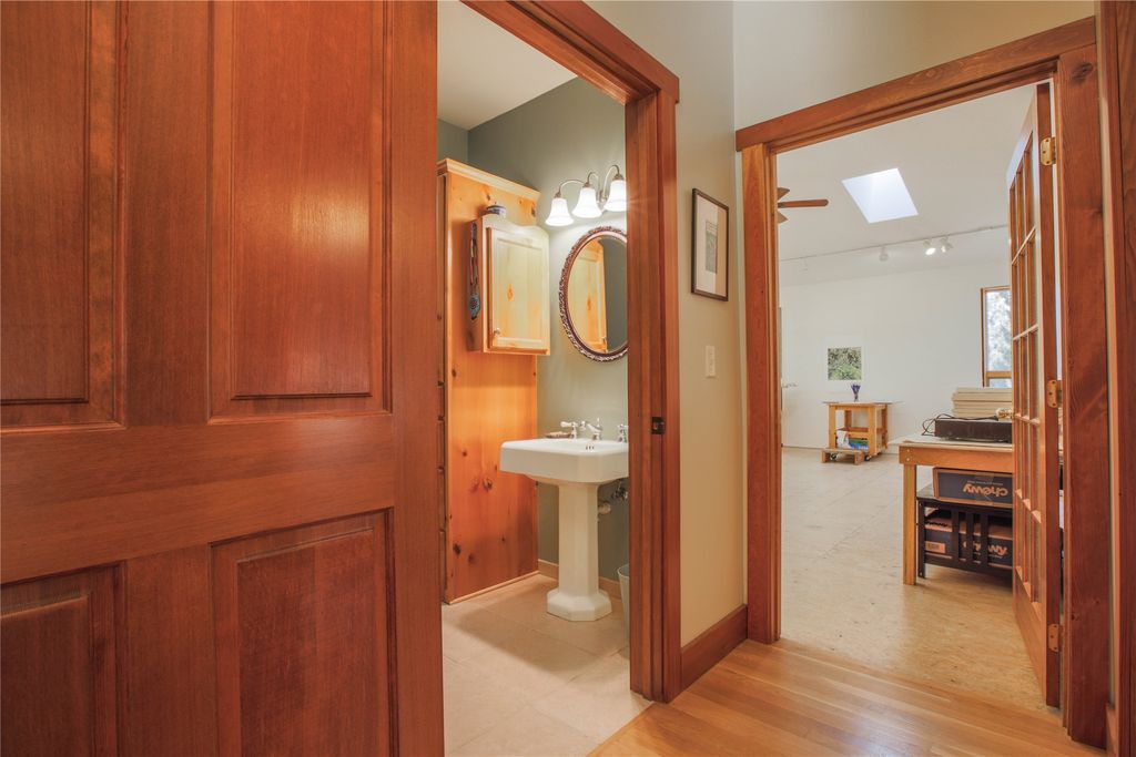 240 Tizer Lake Road, Jefferson City, MT 59638 photo 13