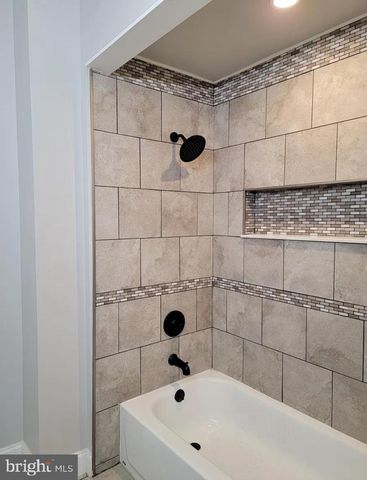 125 E LEMON ST, Lancaster, PA 17602