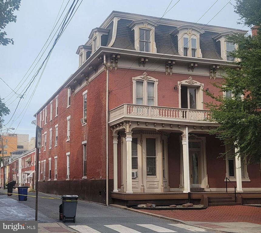 125 E LEMON ST, Lancaster, PA 17602