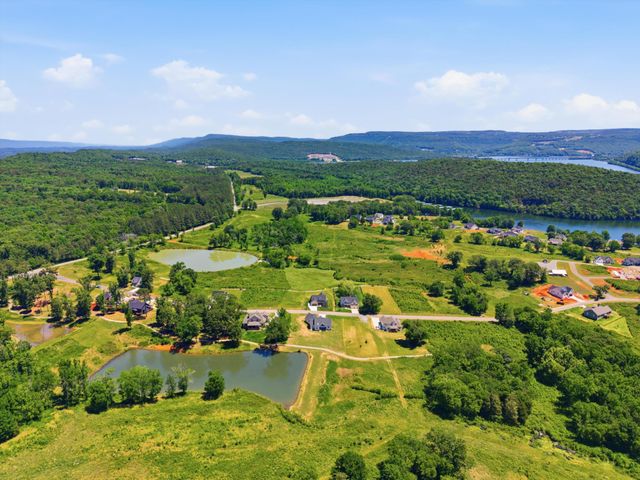 349 Clubhouse Drive, Jasper, TN 37347