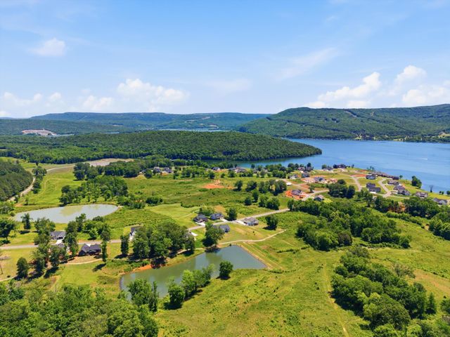 349 Clubhouse Drive, Jasper, TN 37347