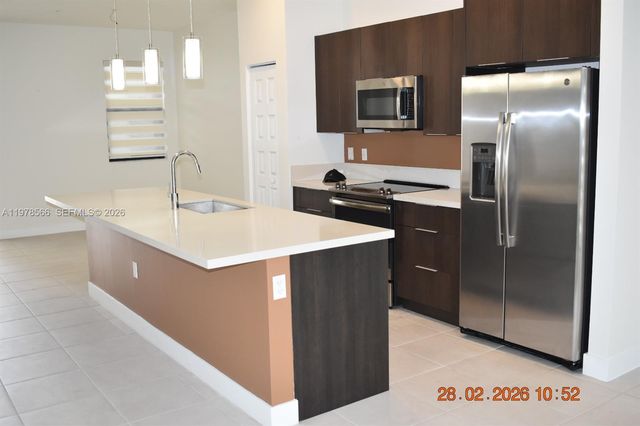 7855 NW 104th Ave 24, Doral, FL 33178