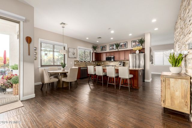 4207 S COZY Way, Gilbert, AZ 85297