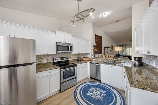 640 Luisa LN 804-4, Naples, FL 34104