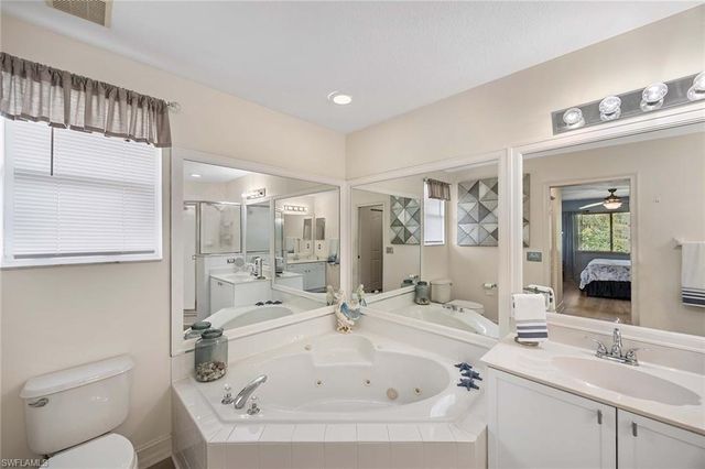 640 Luisa LN 804-4, Naples, FL 34104