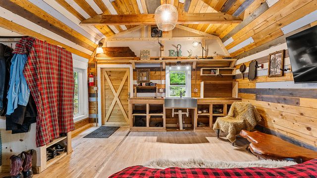 225 Hill Street, Winslow, AR 72759