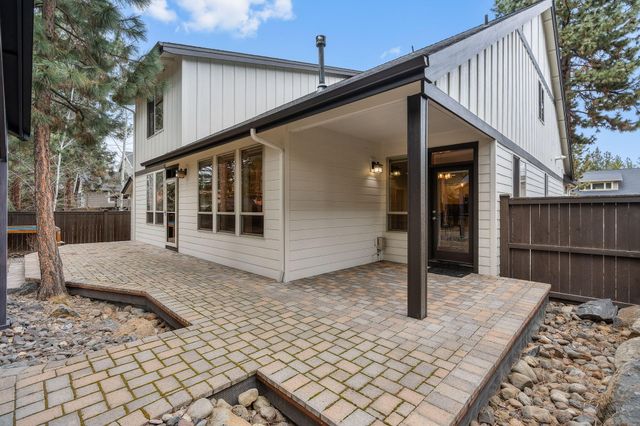 19147 Park Commons Drive, Bend, OR 97703