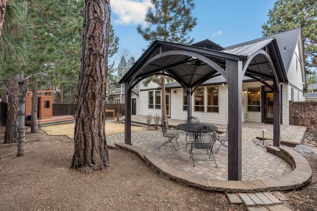 19147 Park Commons Drive, Bend, OR 97703