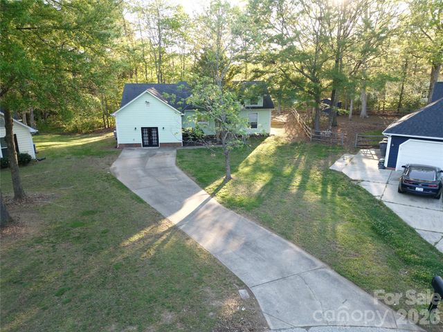 10737 Spruce Mountain Road, Charlotte, NC 28214