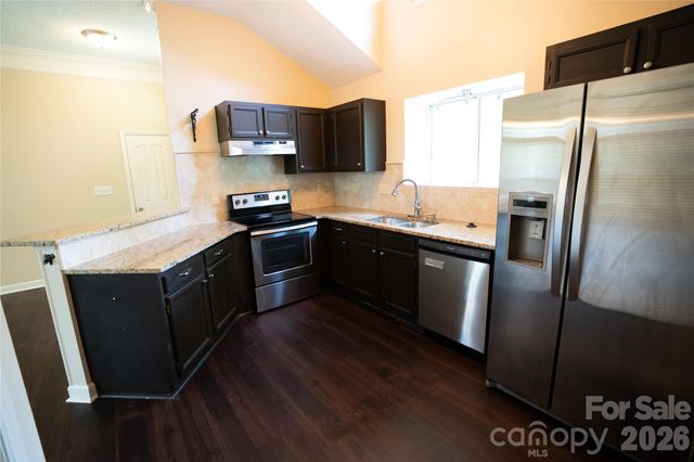 10737 Spruce Mountain Road, Charlotte, NC 28214