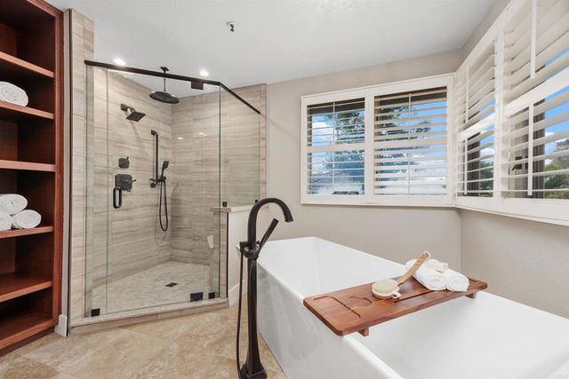 1840 Sienna Canyon Drive, Encinitas, CA 92024