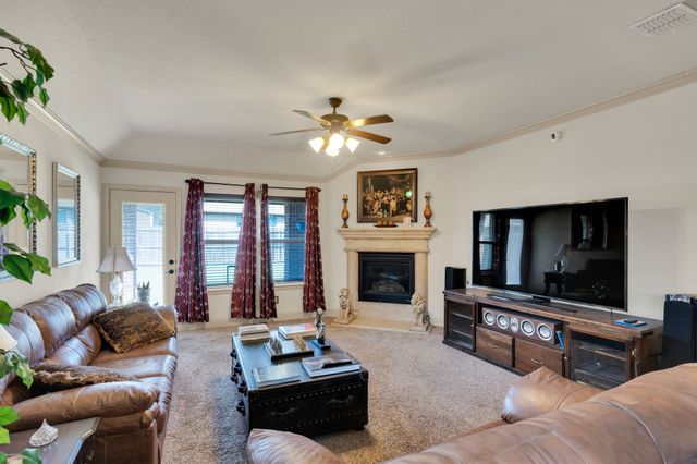 105 Manor Lane, Waxahachie, TX 75165