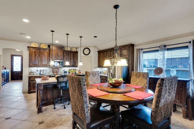 105 Manor Lane, Waxahachie, TX 75165