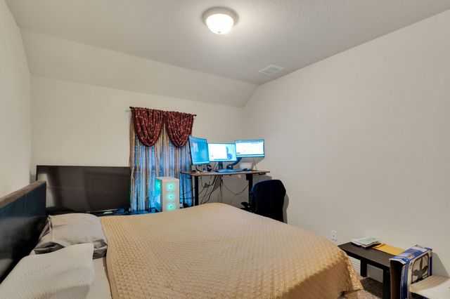 105 Manor Lane, Waxahachie, TX 75165