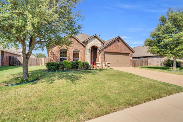 105 Manor Lane, Waxahachie, TX 75165
