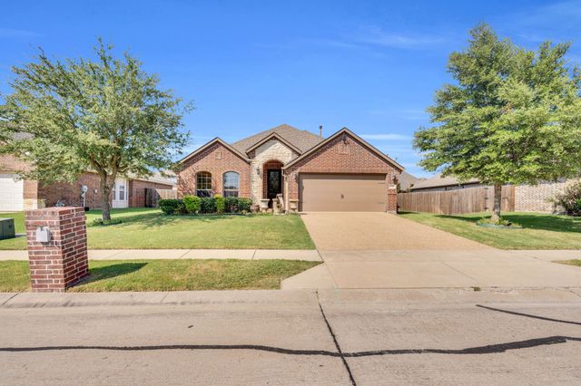 105 Manor Lane, Waxahachie, TX 75165