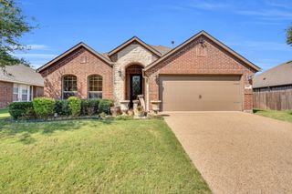 105 Manor Lane, Waxahachie, TX 75165