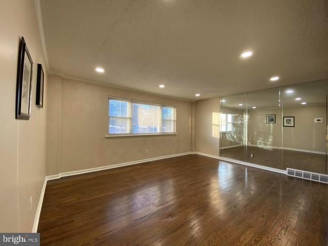 3528 W CROWN AVE, Philadelphia, PA 19114