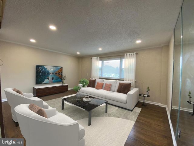 3528 W CROWN AVE, Philadelphia, PA 19114
