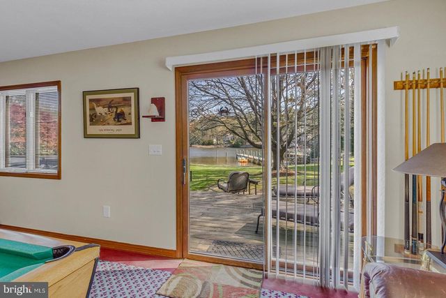 150 EAST HARBOR DR, Reedville, VA 22539