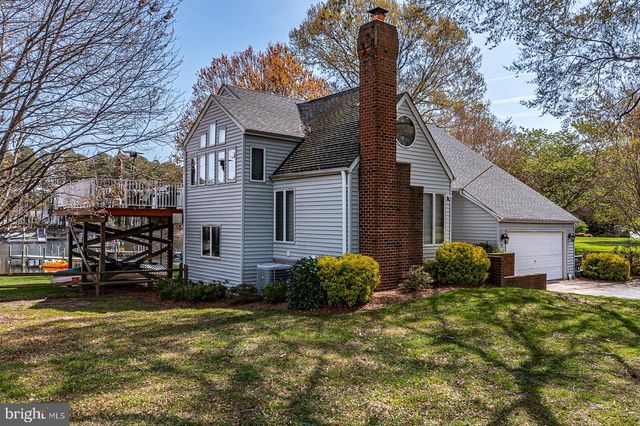 150 EAST HARBOR DR, Reedville, VA 22539