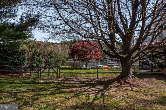 150 EAST HARBOR DR, Reedville, VA 22539