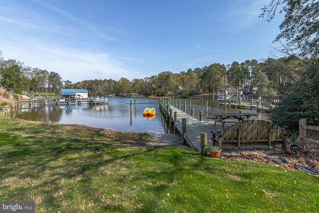 150 EAST HARBOR DR, Reedville, VA 22539