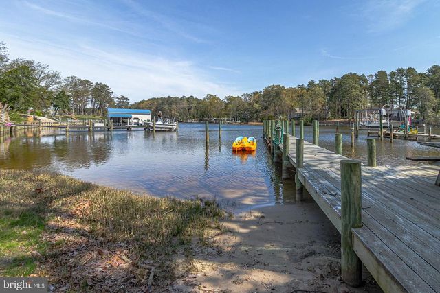 150 EAST HARBOR DR, Reedville, VA 22539