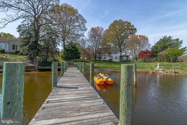 150 EAST HARBOR DR, Reedville, VA 22539