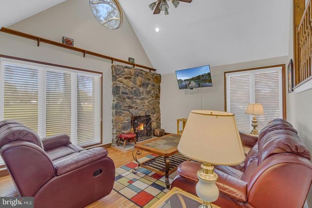 150 EAST HARBOR DR, Reedville, VA 22539