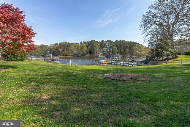150 EAST HARBOR DR, Reedville, VA 22539