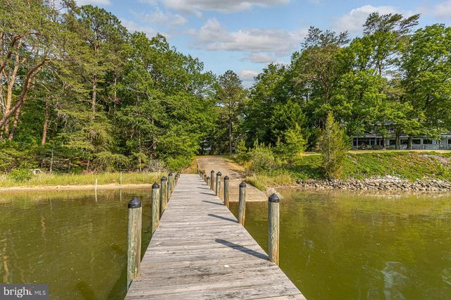 150 EAST HARBOR DR, Reedville, VA 22539