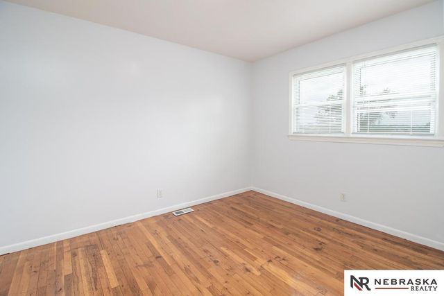 6611 N 75th Street, Omaha, NE 68122
