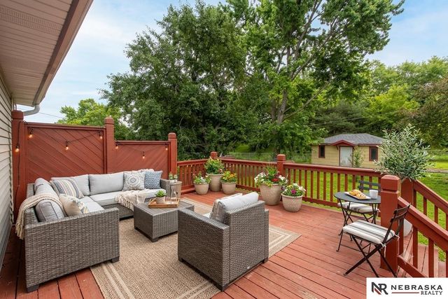 6611 N 75th Street, Omaha, NE 68122