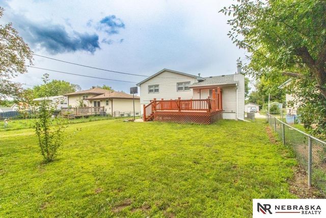6611 N 75th Street, Omaha, NE 68122